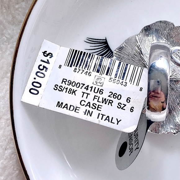 Giani Bernini Two-tone Hibiscus Flower Ring - Picture 4 of 15